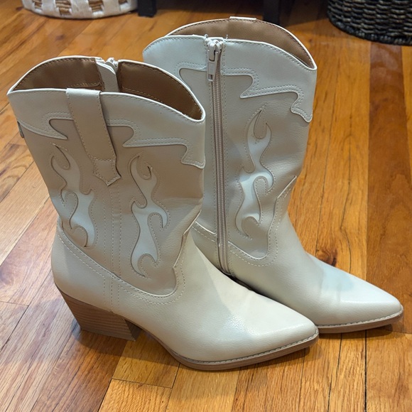 Universal Thread Shoes - Universal Thread Zena Western Boots tan size 6.5